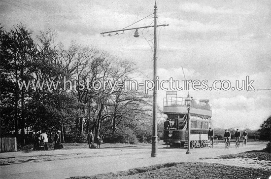 Elecrtic Tram, New Road, South Woodford, London. c.1910